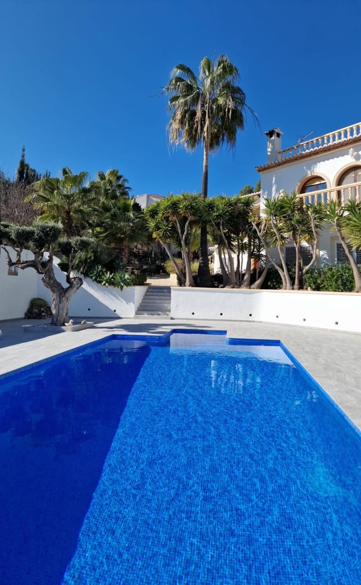 5 chambre Villa/Maison à vendre à Calpe / Calp avec piscine garage - 1 160 000 € (Ref: 9948204)