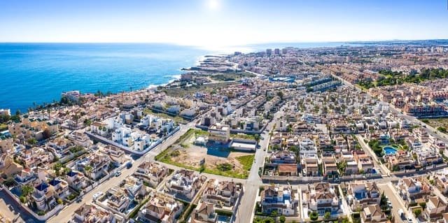 4 soverom Villa til salgs i Torreblanca, Torrevieja med svømmebasseng - € 750 000 (Ref: 9948221)