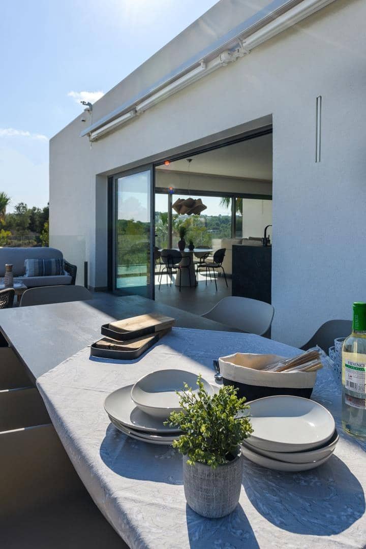 3 makuuhuone Huvila myytävänä paikassa Las Colinas Golf mukana uima-altaan - 985 000 € (Ref: 9948228)