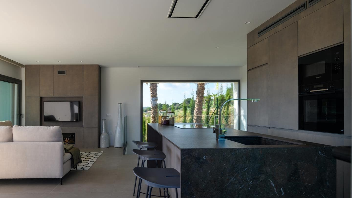 3 makuuhuone Huvila myytävänä paikassa Las Colinas Golf mukana uima-altaan - 985 000 € (Ref: 9948228)