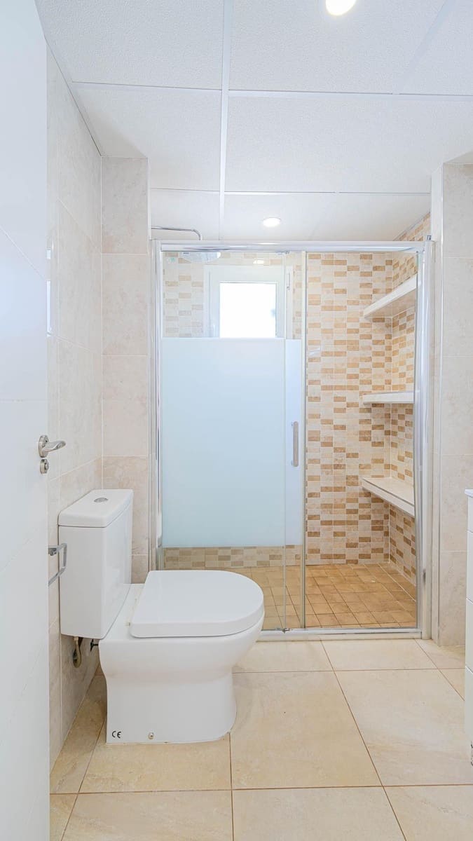 4 makuuhuone Huvila myytävänä paikassa Torrevieja mukana uima-altaan - 650 000 € (Ref: 9994414)