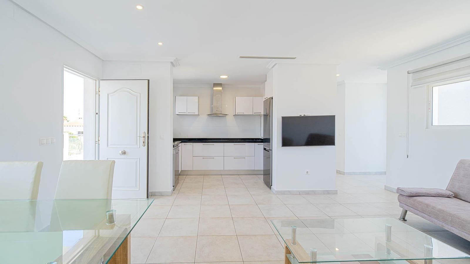 4 makuuhuone Huvila myytävänä paikassa Torrevieja mukana uima-altaan - 650 000 € (Ref: 9994414)