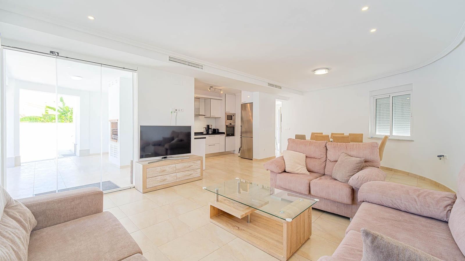 4 makuuhuone Huvila myytävänä paikassa Torrevieja mukana uima-altaan - 650 000 € (Ref: 9994414)