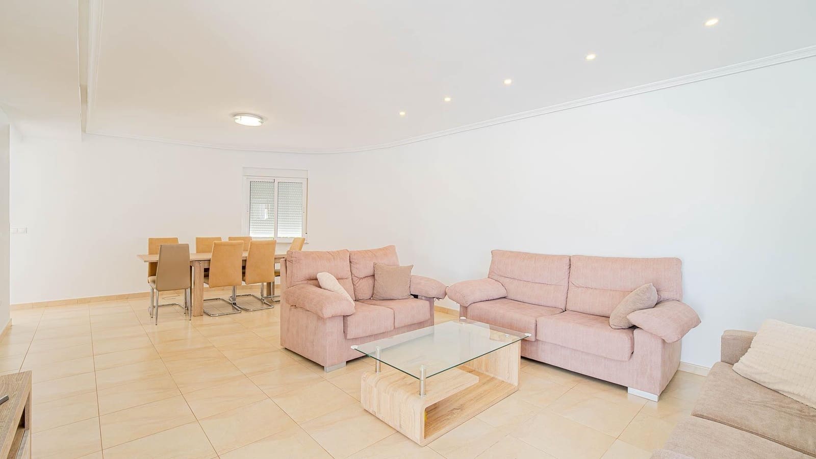 4 makuuhuone Huvila myytävänä paikassa Torrevieja mukana uima-altaan - 650 000 € (Ref: 9994414)