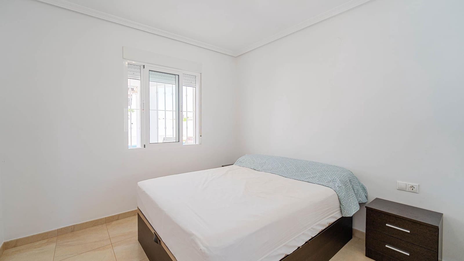 4 makuuhuone Huvila myytävänä paikassa Torrevieja mukana uima-altaan - 650 000 € (Ref: 9994414)