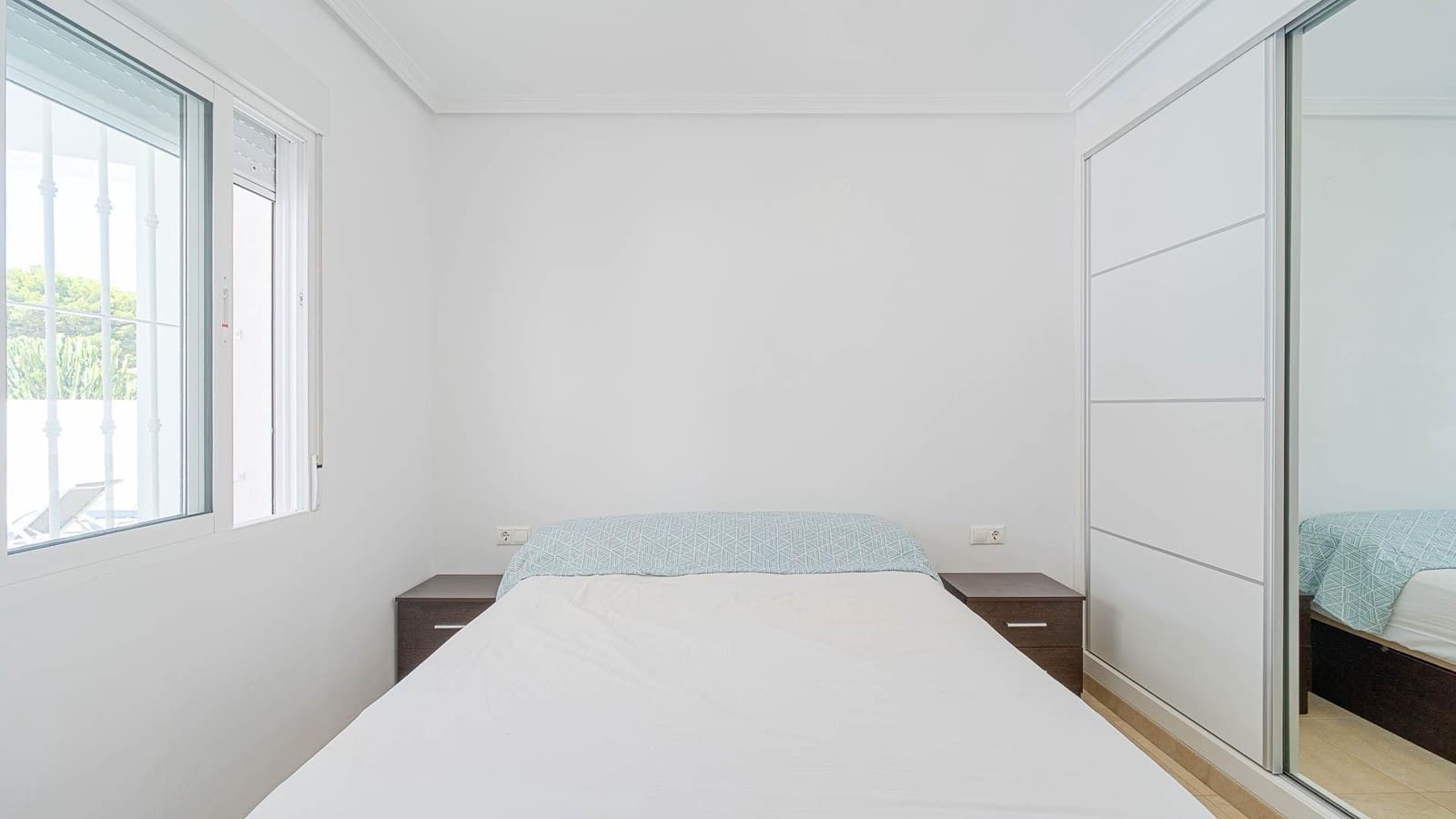 4 makuuhuone Huvila myytävänä paikassa Torrevieja mukana uima-altaan - 650 000 € (Ref: 9994414)