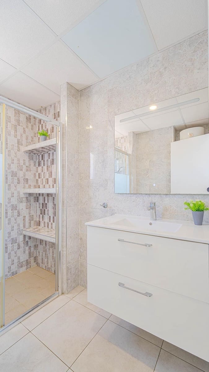 4 makuuhuone Huvila myytävänä paikassa Torrevieja mukana uima-altaan - 650 000 € (Ref: 9994414)