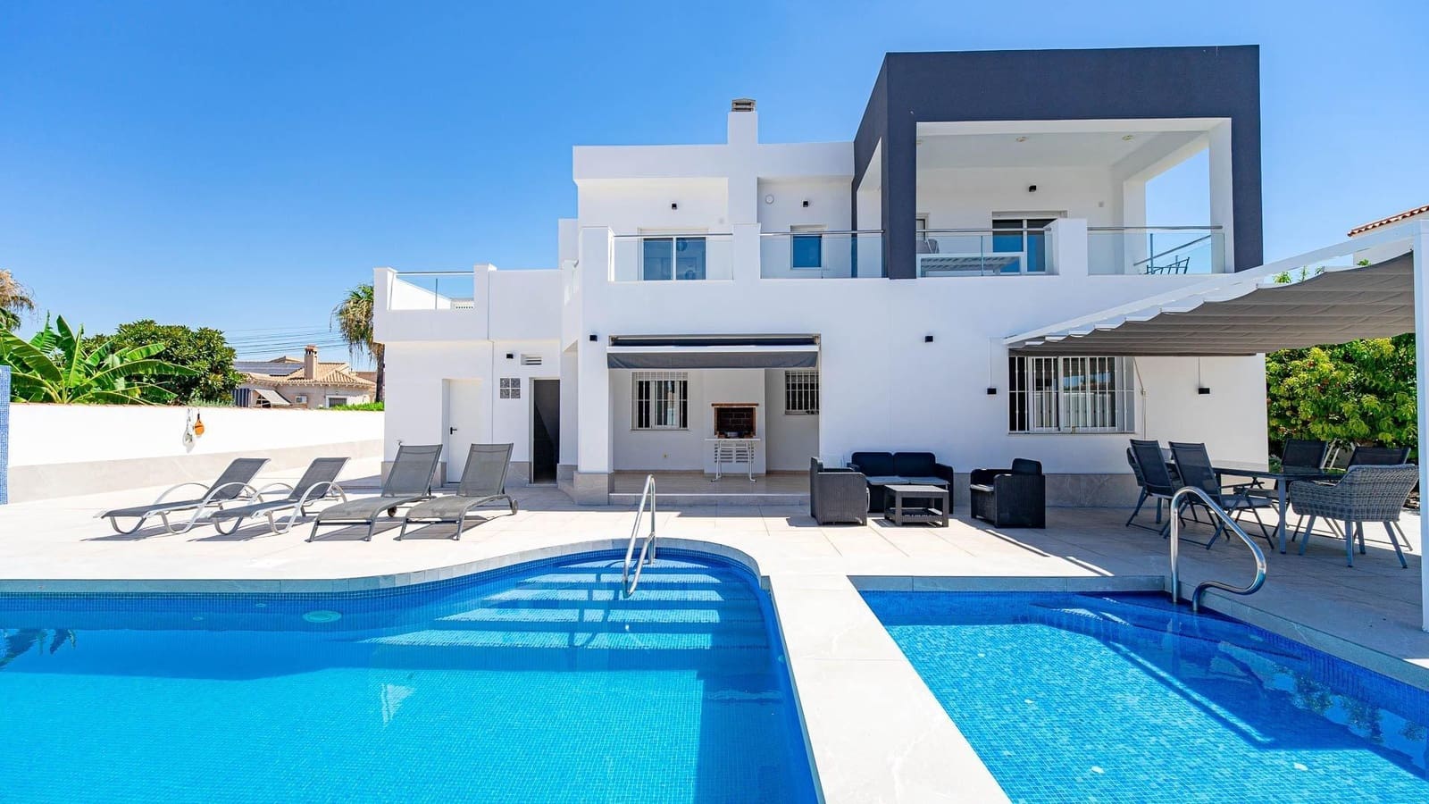 4 makuuhuone Huvila myytävänä paikassa Torrevieja mukana uima-altaan - 650 000 € (Ref: 9994414)
