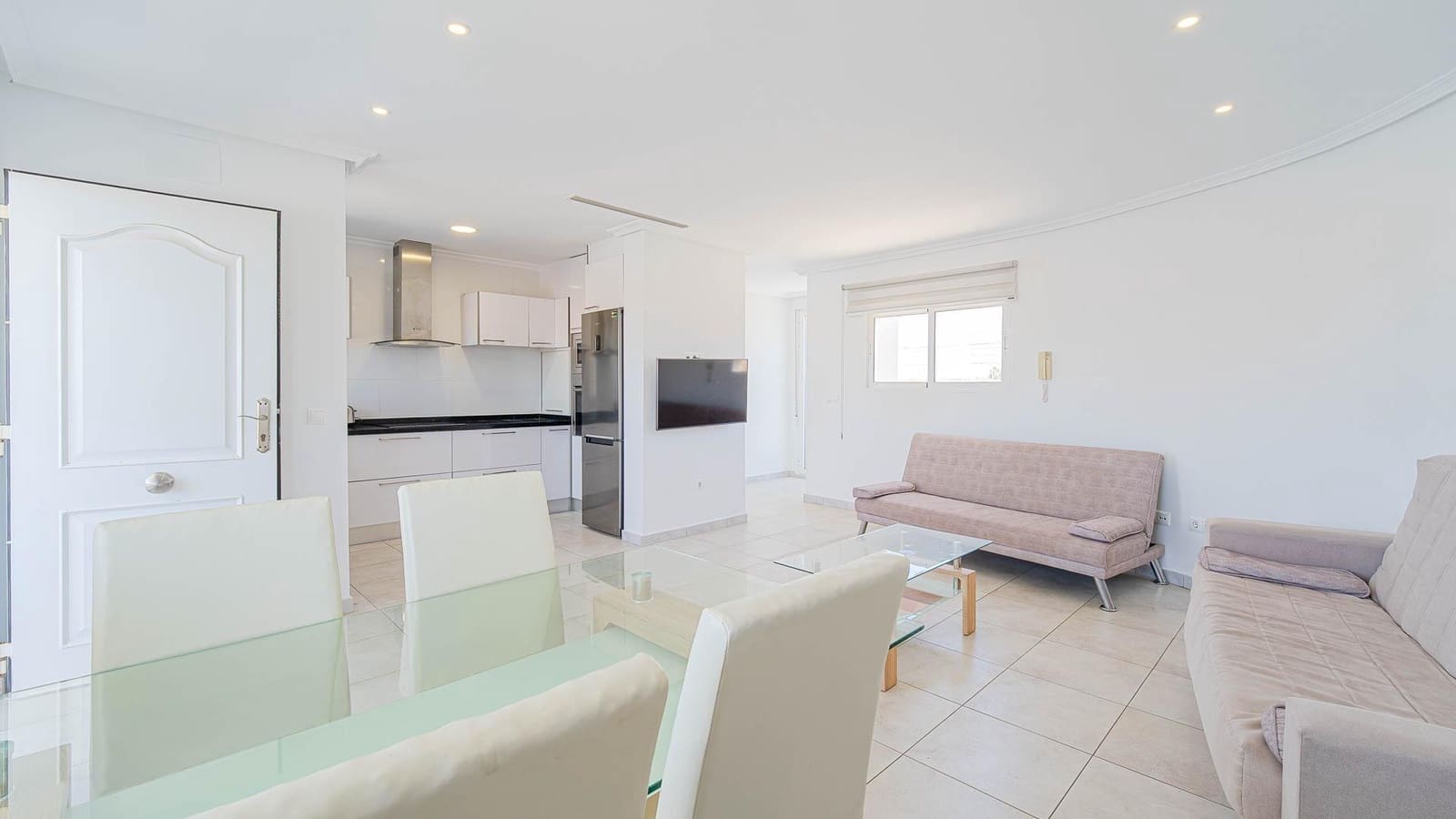 4 makuuhuone Huvila myytävänä paikassa Torrevieja mukana uima-altaan - 650 000 € (Ref: 9994414)