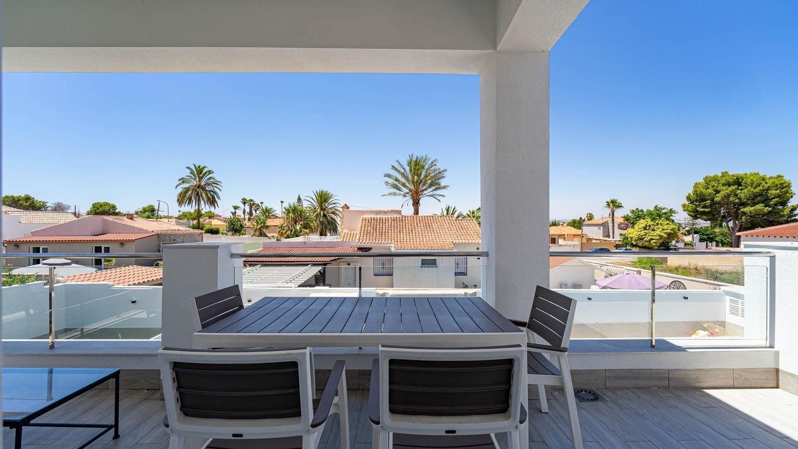 4 makuuhuone Huvila myytävänä paikassa Torrevieja mukana uima-altaan - 650 000 € (Ref: 9994414)