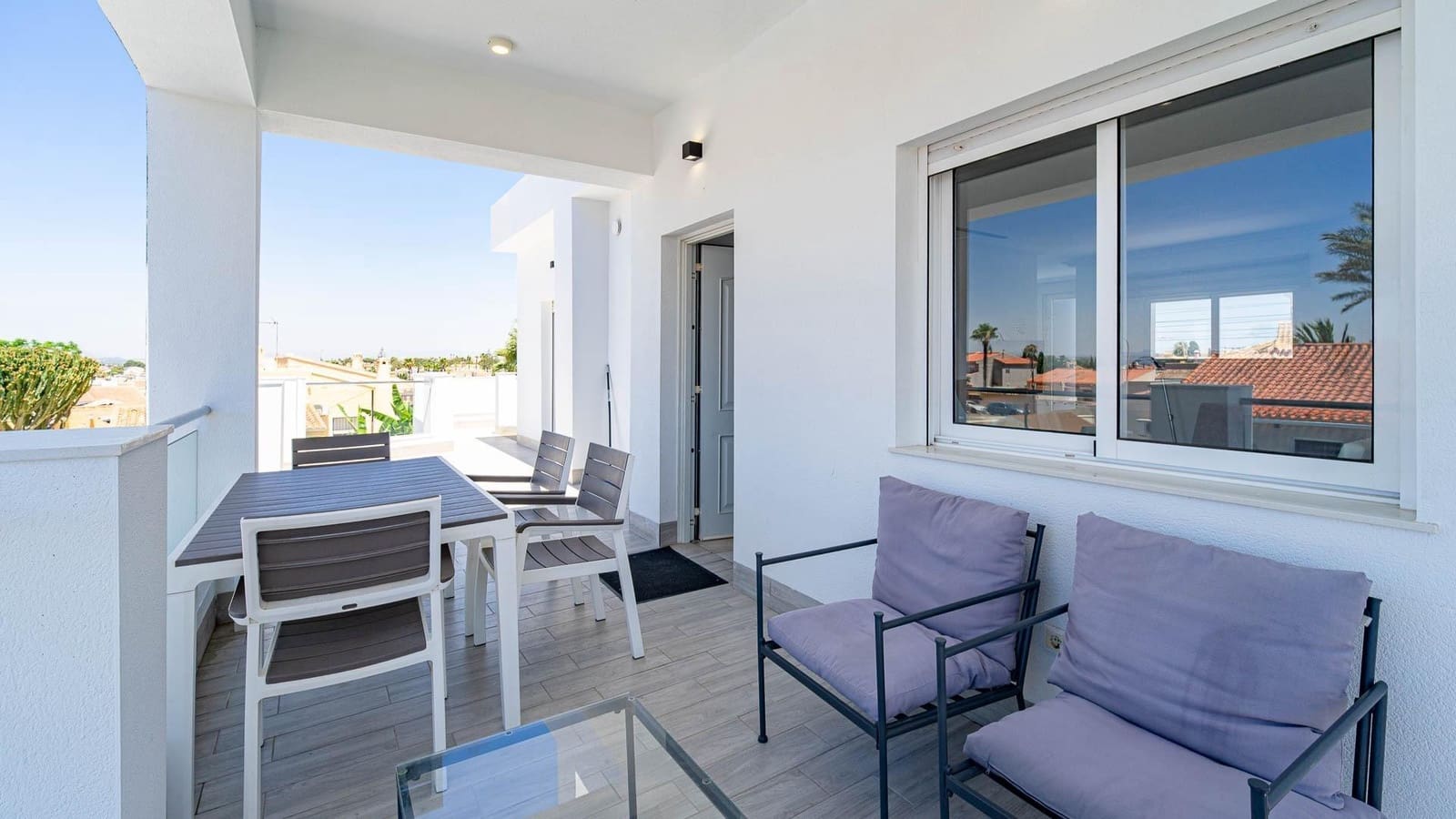4 makuuhuone Huvila myytävänä paikassa Torrevieja mukana uima-altaan - 650 000 € (Ref: 9994414)