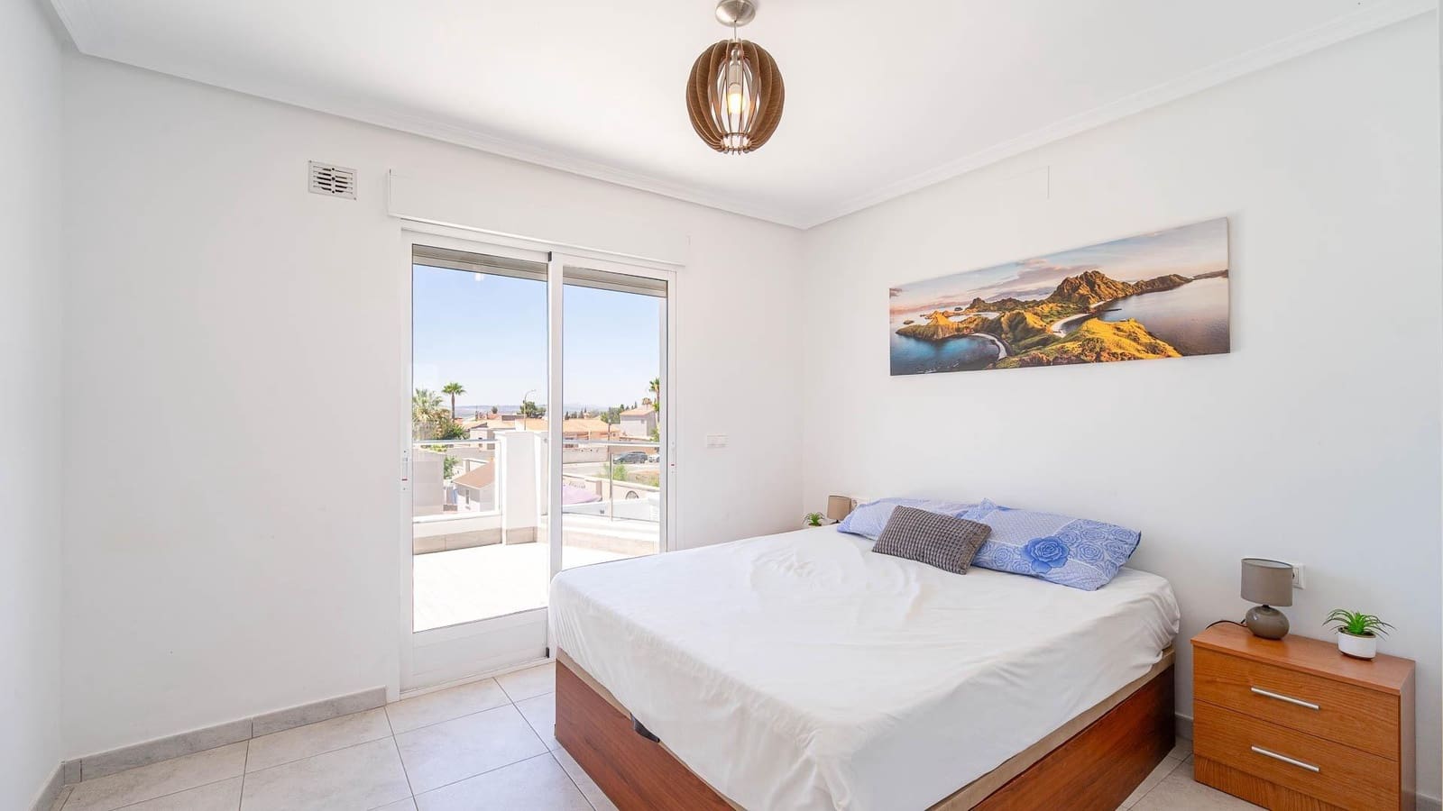 4 makuuhuone Huvila myytävänä paikassa Torrevieja mukana uima-altaan - 650 000 € (Ref: 9994414)