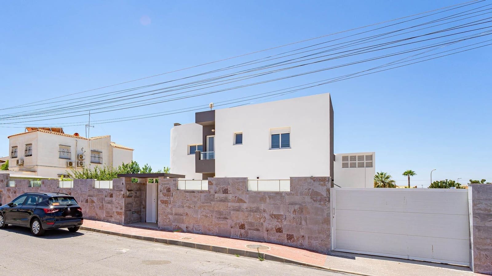 4 makuuhuone Huvila myytävänä paikassa Torrevieja mukana uima-altaan - 650 000 € (Ref: 9994414)