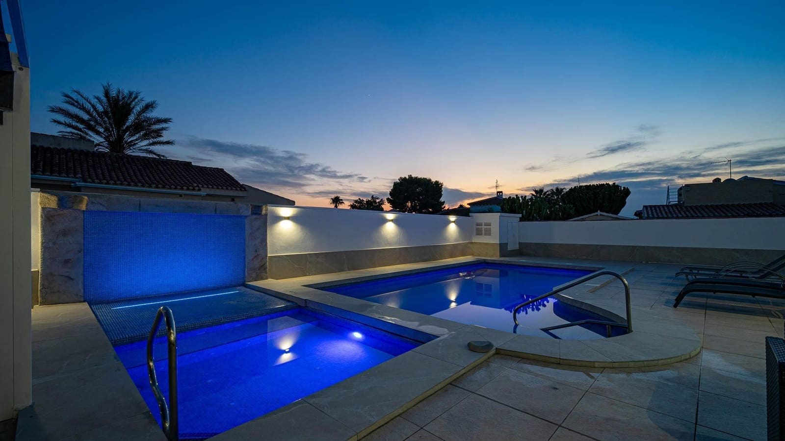 4 makuuhuone Huvila myytävänä paikassa Torrevieja mukana uima-altaan - 650 000 € (Ref: 9994414)