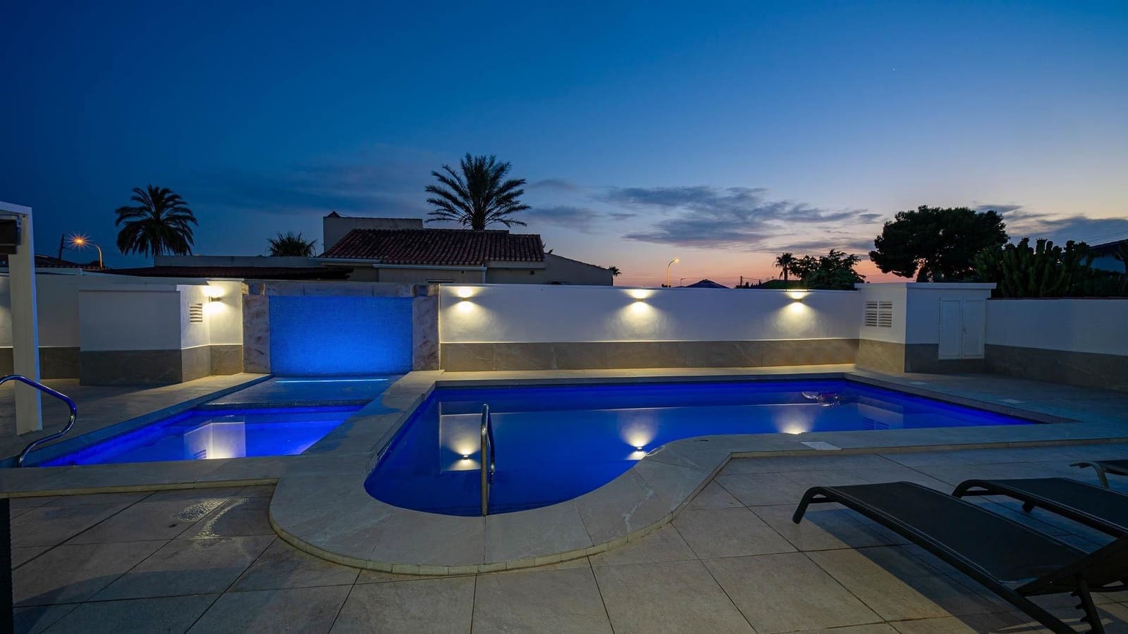 4 makuuhuone Huvila myytävänä paikassa Torrevieja mukana uima-altaan - 650 000 € (Ref: 9994414)
