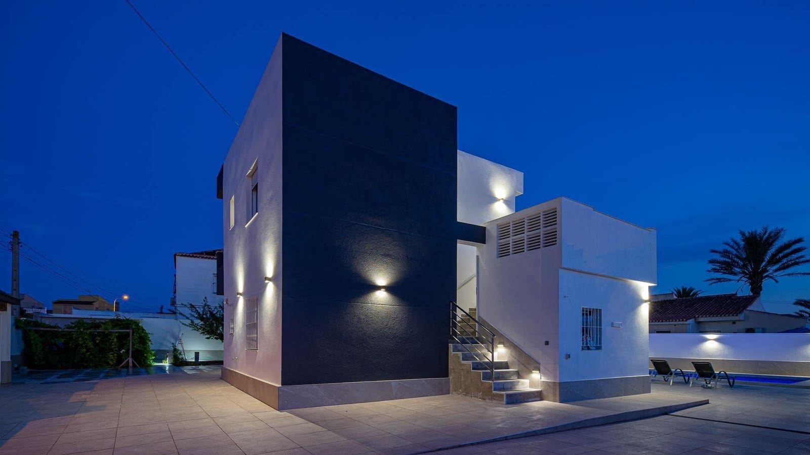 4 makuuhuone Huvila myytävänä paikassa Torrevieja mukana uima-altaan - 650 000 € (Ref: 9994414)