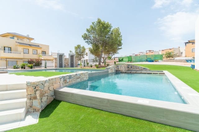 3 soverom Bungalow til salgs i Los Balcones med svømmebasseng - € 350 000 (Ref: 9994415)