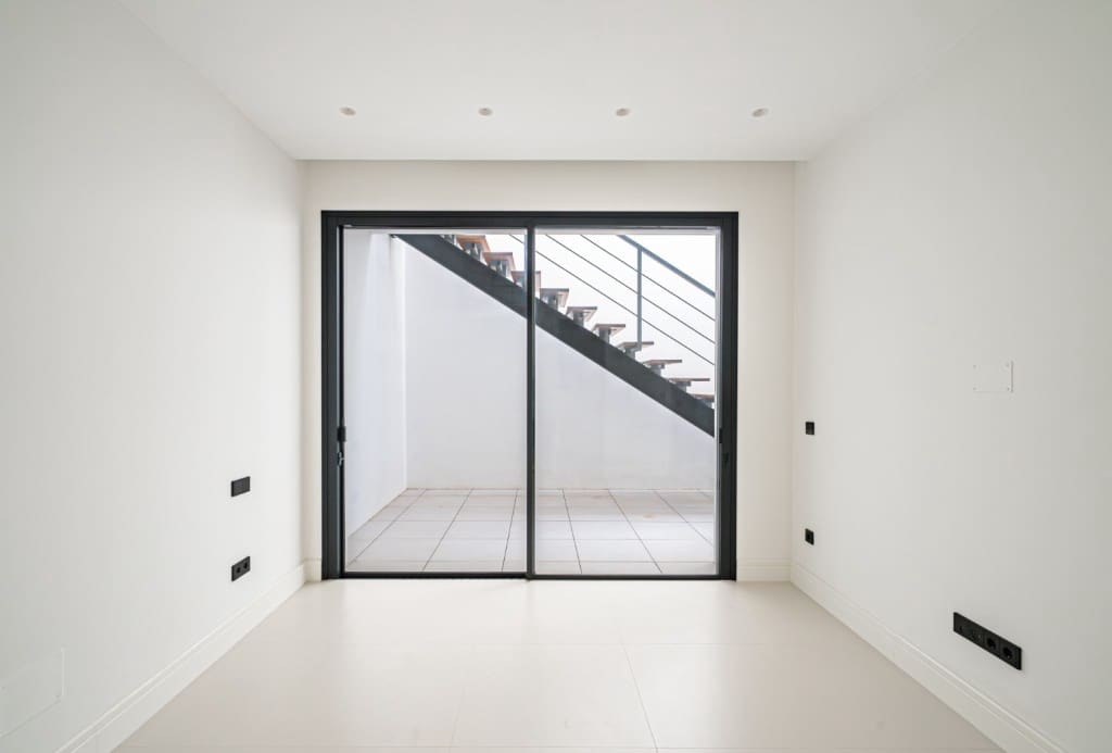 5 bedroom Villa for sale in Golden Mile with pool garage - € 3,500,000 (Ref: 5257508)