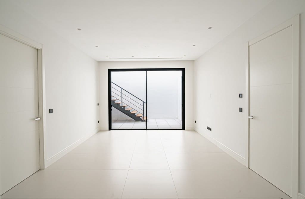 5 bedroom Villa for sale in Golden Mile with pool garage - € 3,500,000 (Ref: 5257508)