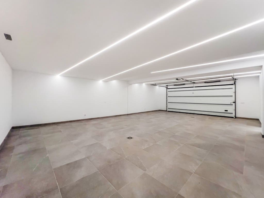 5 slaapkamer Villa te koop in Golden Mile met zwembad garage - € 6.400.000 (Ref: 5652228)