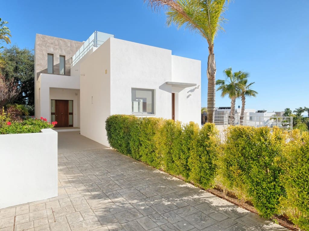 4 bedroom Villa for sale in Benahavis with pool garage - € 2,200,000 (Ref: 6639505)