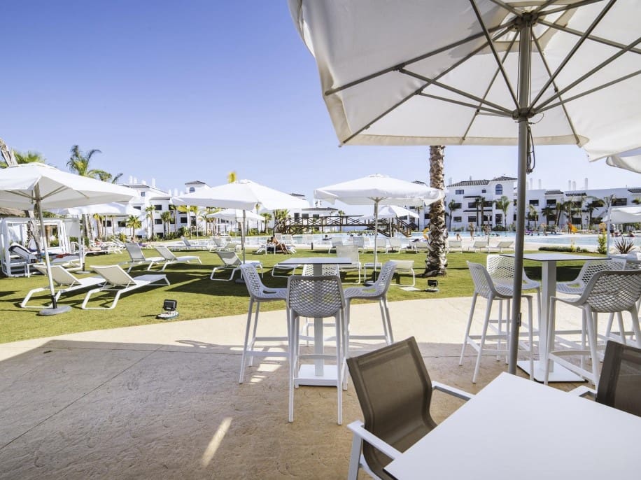 4 bedroom Apartment for sale in Estepona with pool - € 907,535 (Ref: 7292617)