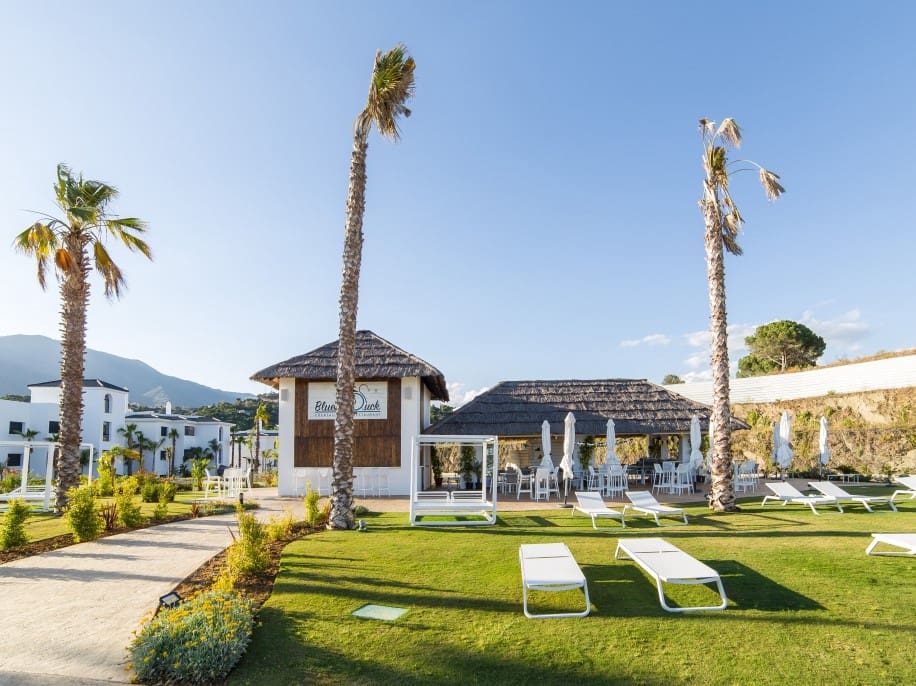 4 bedroom Apartment for sale in Estepona with pool - € 907,535 (Ref: 7292617)