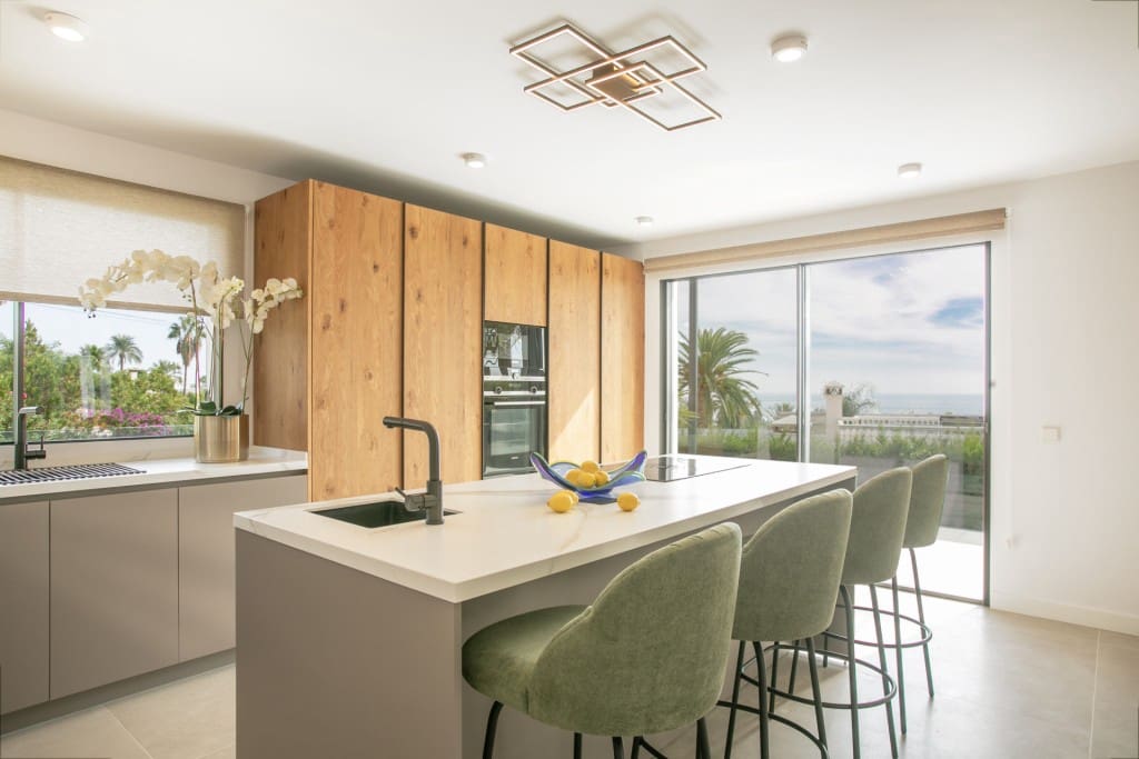 5 bedroom Villa for sale in Golden Mile with pool - € 4,490,000 (Ref: 9368034)