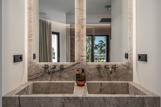 3 chambre Maison de Ville à vendre à Benahavís avec piscine garage - 1 750 000 € (Ref: 9368036)