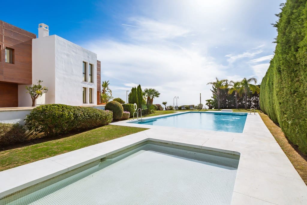 4 sypialnia Dom na sprzedaż w Benahavis z basenem garażem - 895 000 € (Ref: 9368043)