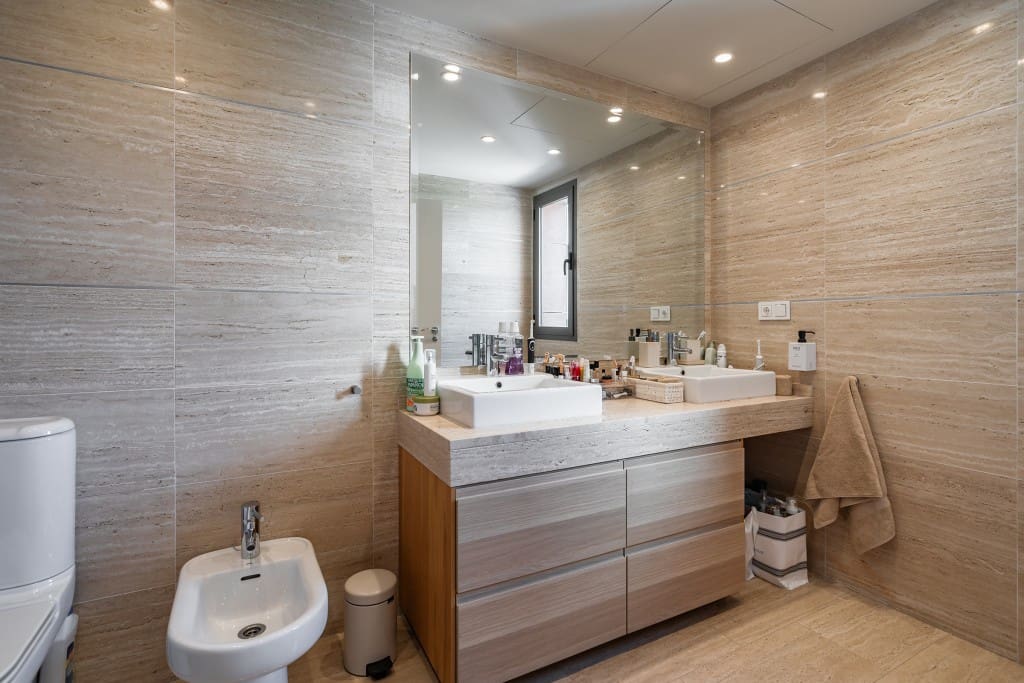 4 sypialnia Dom na sprzedaż w Benahavis z basenem garażem - 895 000 € (Ref: 9368043)