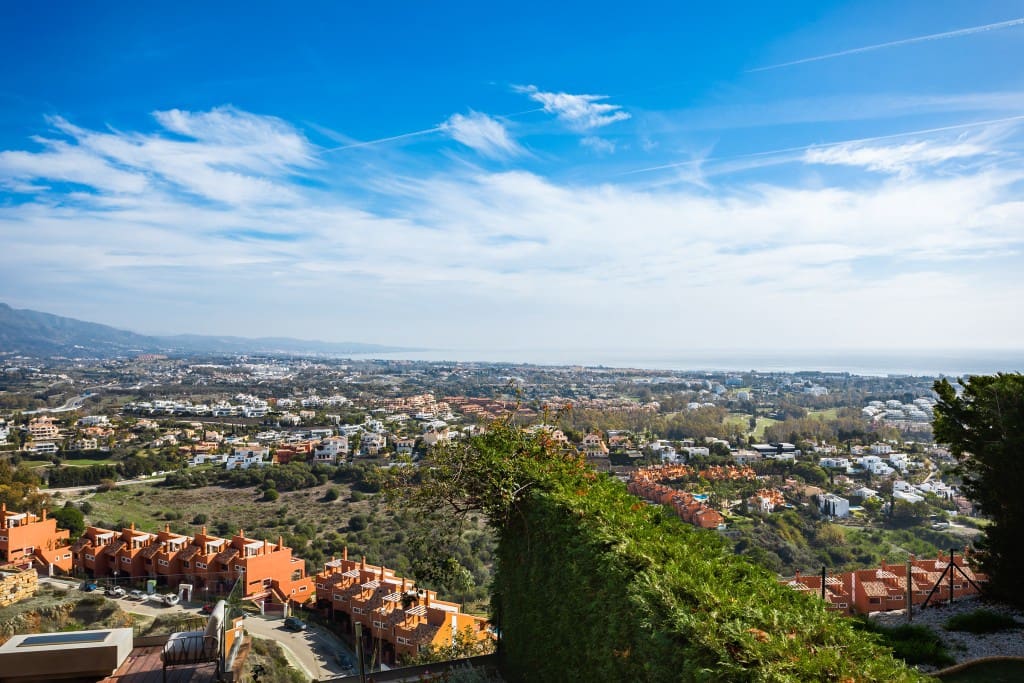 4 sypialnia Dom na sprzedaż w Benahavis z basenem garażem - 895 000 € (Ref: 9368043)