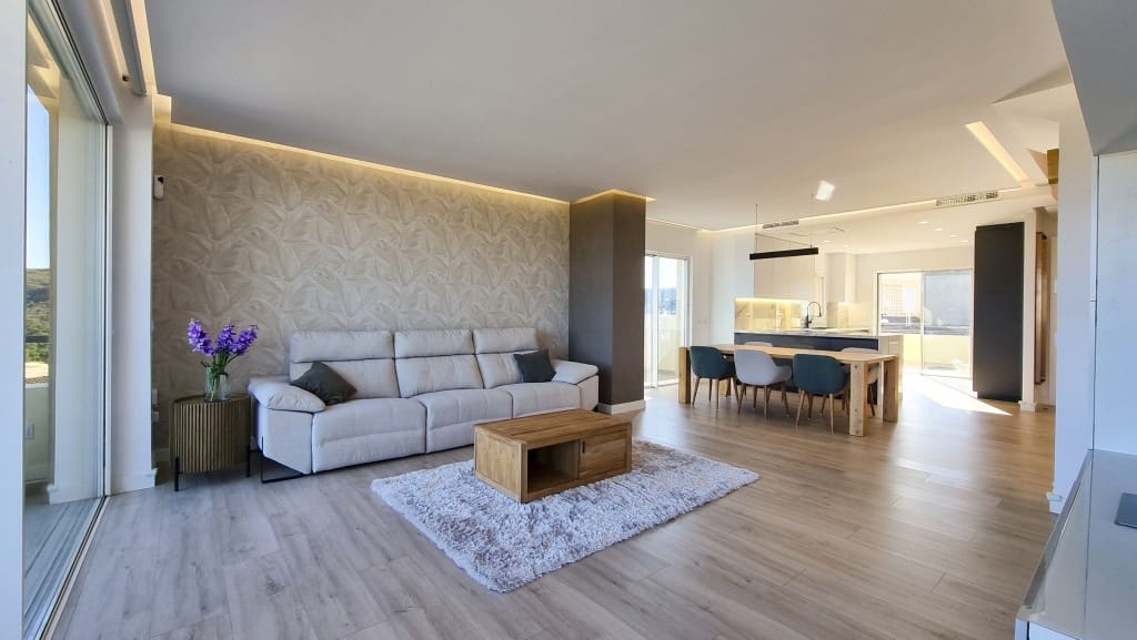 3 chambre Penthouse à vendre à Sotogrande avec piscine - 695 000 € (Ref: 9368044)