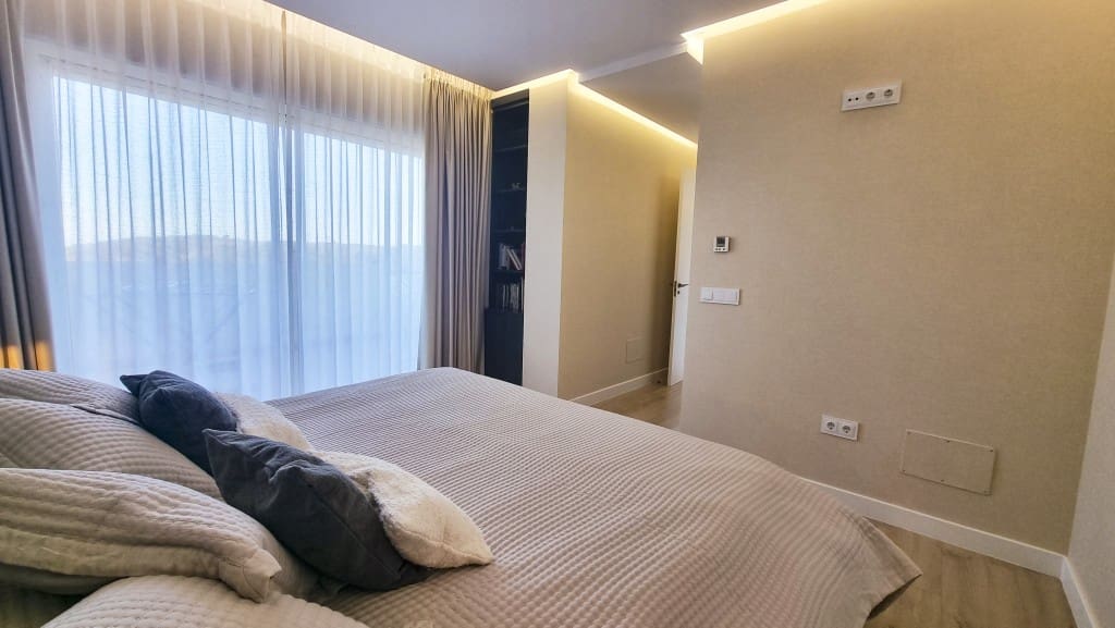 3 chambre Penthouse à vendre à Sotogrande avec piscine - 695 000 € (Ref: 9368044)