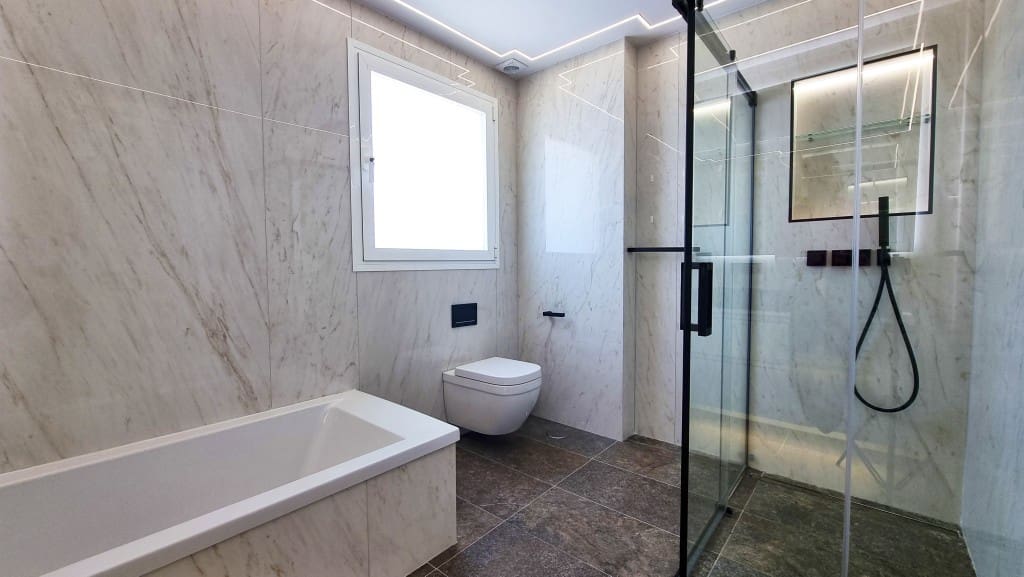 3 chambre Penthouse à vendre à Sotogrande avec piscine - 695 000 € (Ref: 9368044)