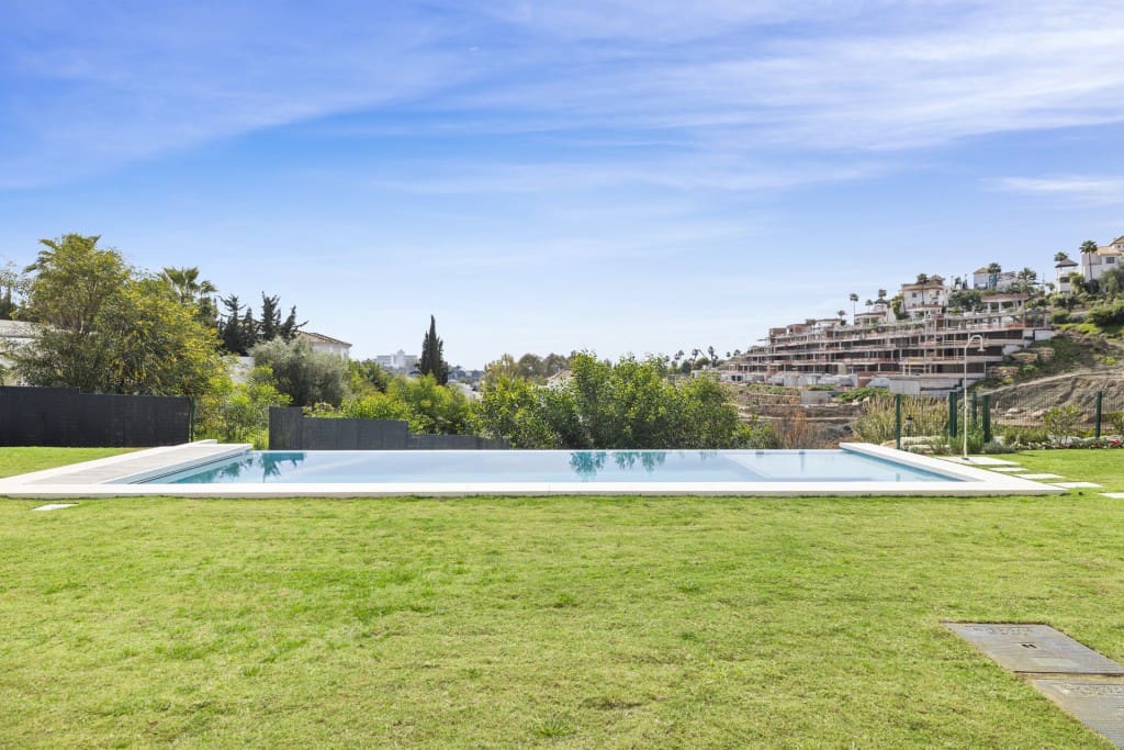 4 bedroom Villa for sale in Benahavis with pool garage - € 3,485,000 (Ref: 9368056)