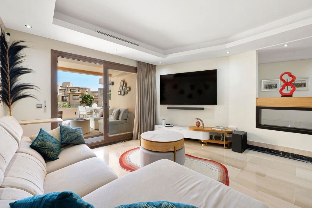 4 sovrum Takvåning till salu i Estepona med pool - 1 195 000 € (Ref: 9368073)