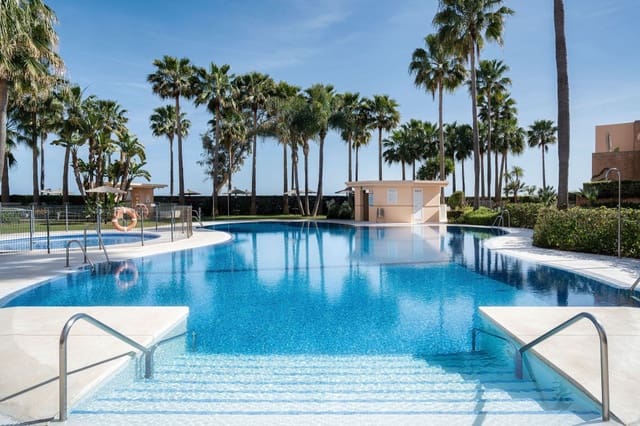 4 chambre Penthouse à vendre à Estepona avec piscine - 1 195 000 € (Ref: 9368073)