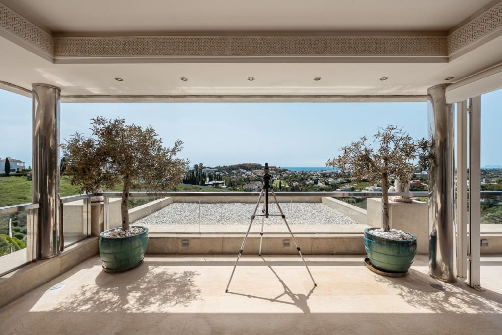 4 bedroom Apartment for sale in Nueva Andalucia with pool - € 2,295,000 (Ref: 9368075)