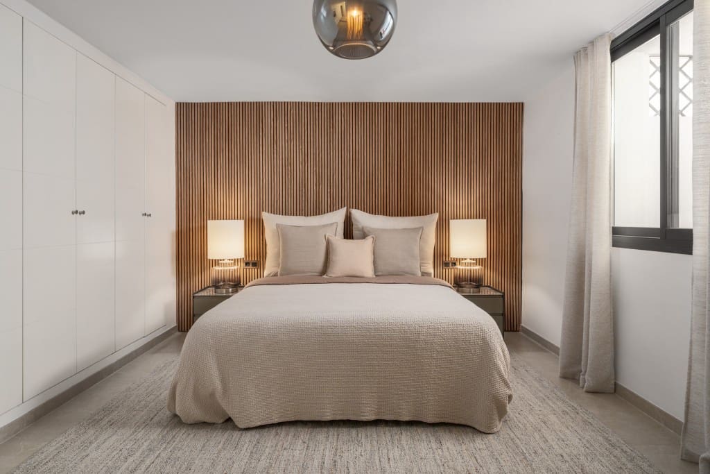 6 bedroom Villa for sale in Nueva Andalucia with pool garage - € 2,150,000 (Ref: 9368077)