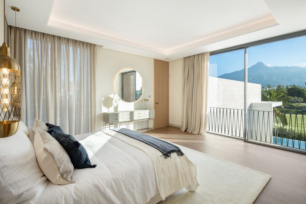 Chalet de 5 habitaciones en Nueva Andalucia en venta con piscina - 7.495.000 € (Ref: 9368079)