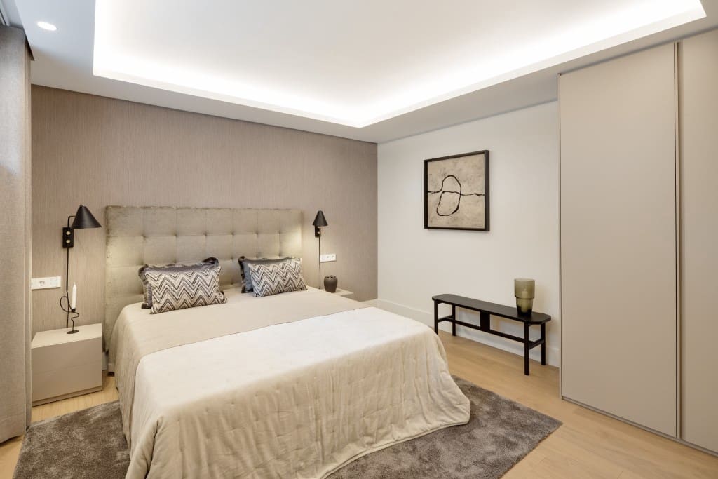 5 bedroom Villa for sale in Nueva Andalucia with pool garage - € 6,250,000 (Ref: 9368080)