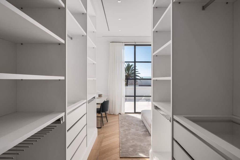 4 chambre Villa/Maison à vendre à Nueva Andalucia avec piscine - 4 595 000 € (Ref: 9368089)