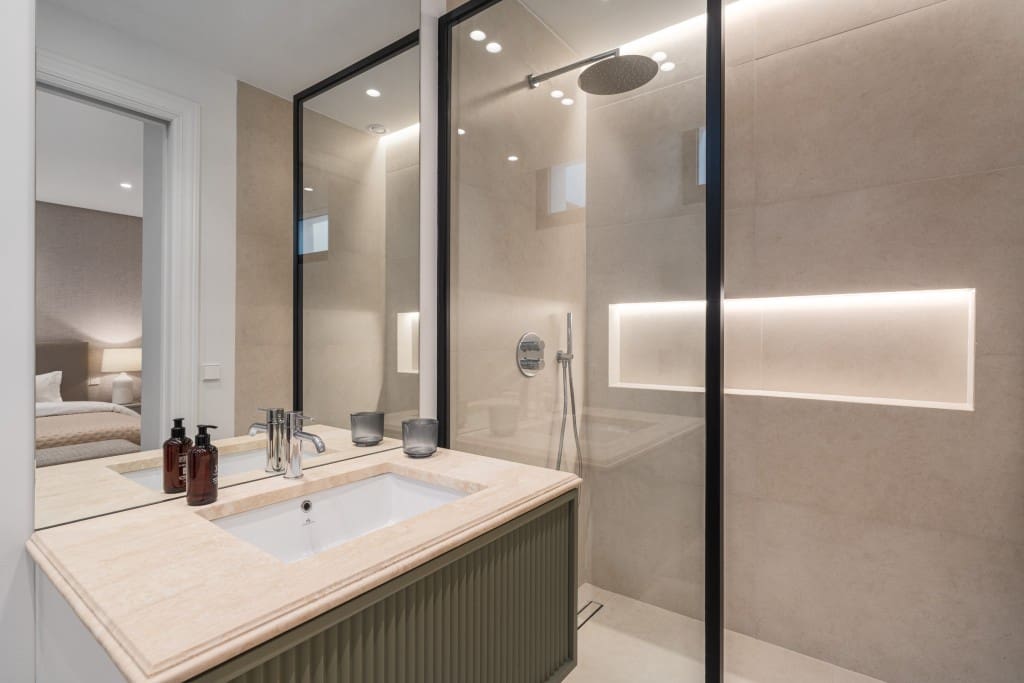 4 chambre Villa/Maison à vendre à Nueva Andalucia avec piscine - 4 595 000 € (Ref: 9368089)