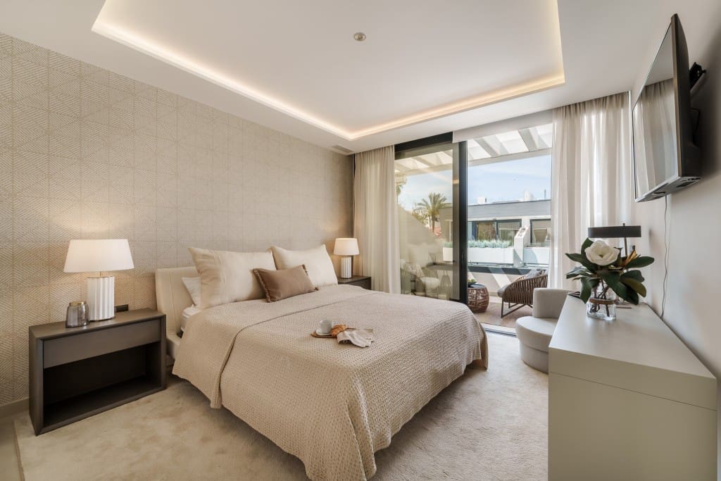 5 soveværelse Semi-Rækkehus til salg i Puerto Banus med swimmingpool garage - € 2.675.000 (Ref: 9368096)