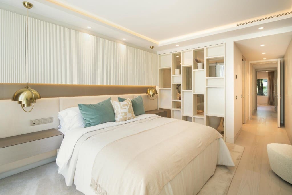 3 bedroom Apartment for sale in Golden Mile with pool garage - € 4,100,000 (Ref: 9368104)