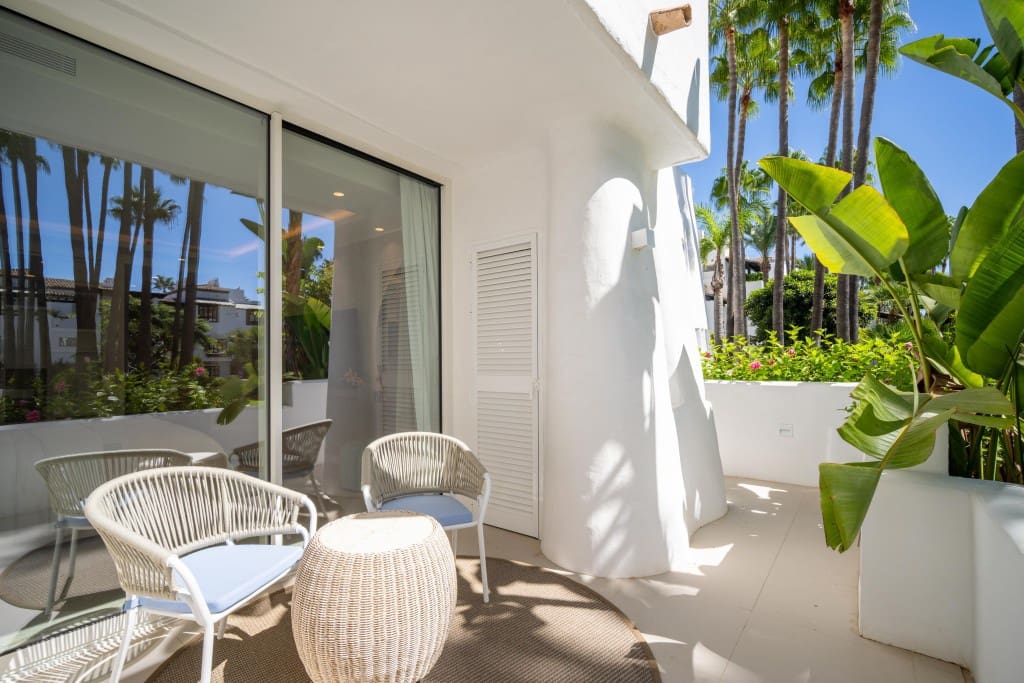 3 bedroom Apartment for sale in Golden Mile with pool garage - € 4,100,000 (Ref: 9368104)