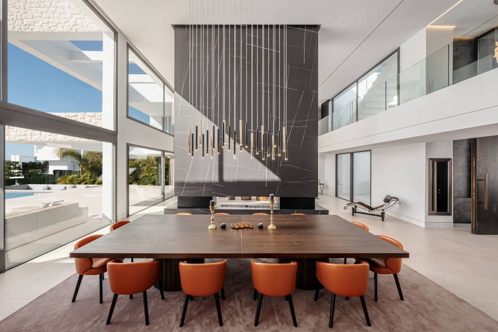 4 bedroom Villa for sale in Benahavis with pool - € 5,950,000 (Ref: 9368111)