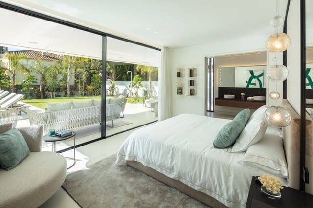 5 bedroom Villa for sale in Nueva Andalucia, Marbella with pool - € 5,995,000 (Ref: 9368113)