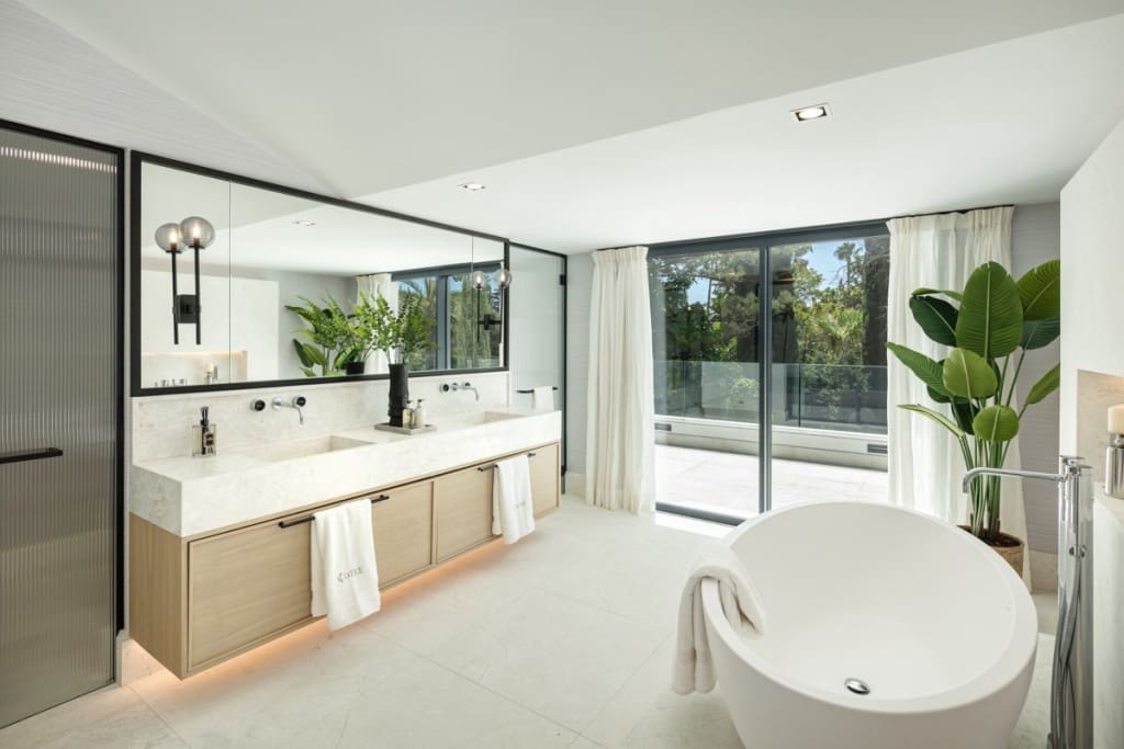 7 bedroom Villa for sale in Nueva Andalucia with pool garage - € 19,500,000 (Ref: 9368129)